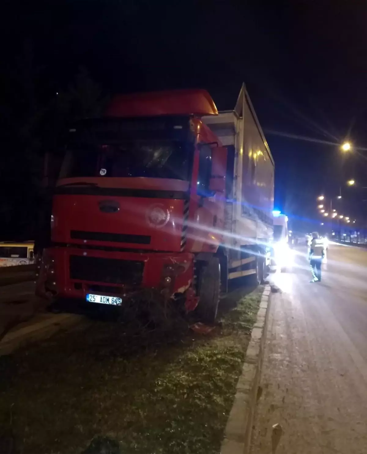 Amasya’da Kamyon Kazası: Sürücü Hayatını Kaybetti